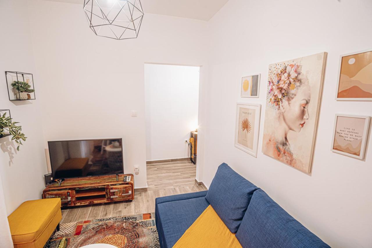 Retro Boutique Apt W Balcony In Historical Area Apartment Thessaloníki Luaran gambar