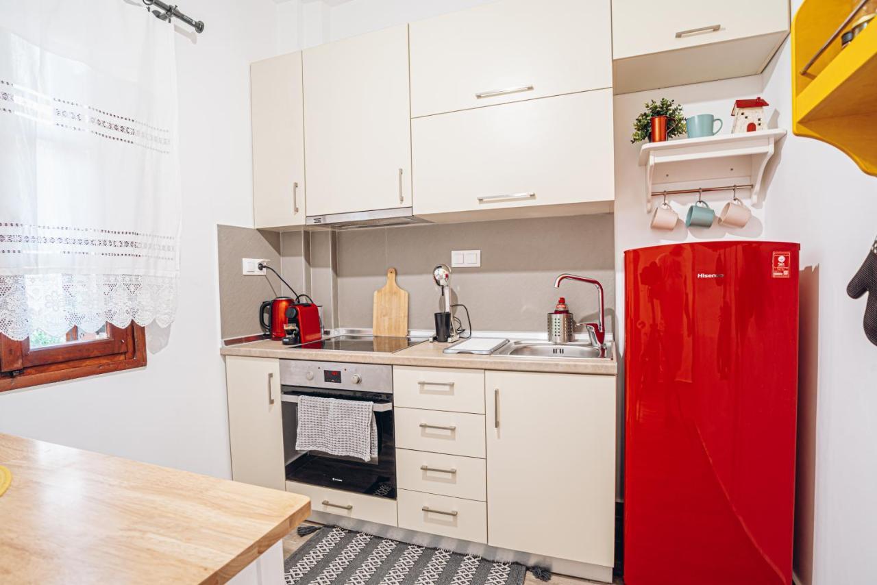 Retro Boutique Apt W Balcony In Historical Area Apartment Thessaloníki Luaran gambar